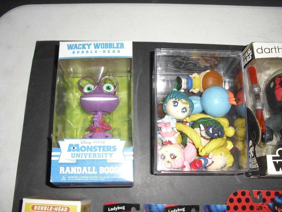 Gran lote varios juguetes ¡la mayoría nuevos! Muggs poderosos de Batman Dorbz de Miraculous Bendems Foto 2 de 4