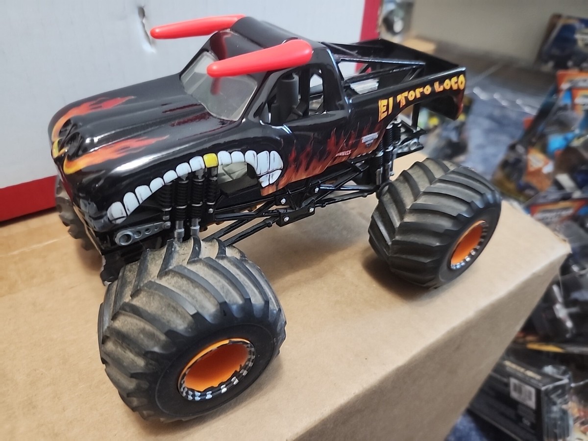 HOT WHEELS MONSTER JAM EL TORO LOCO BLACK 25 YEARS 1:24
