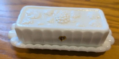 VTG Westmoreland Milk Glass Paneled Grape Butter Dish With Lid