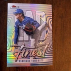 2026 Topps Finest Yoshinobu Yamamoto Base (RAW)