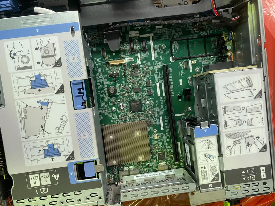 Cisco UCS C240 M5 2xXeon Silver 4114 128GB RAM, 4.8TB SSD - image 3 of 4