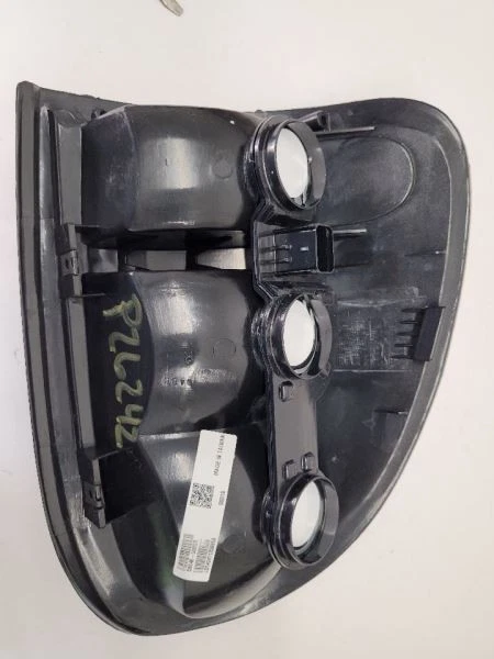1998-2003 DODGE DURANGO RH Passenger Right Tail Light V4576244AB        - Image 4 of 4