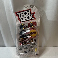 TECH DECK Ultra DLX BLIND Skateboards - Pack of 4 Fingerboard Toys - Spin Master