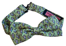 VINEYARD VINES Boys Youth LACROSSE 100 Silk Bow Tie Designer Green EUC