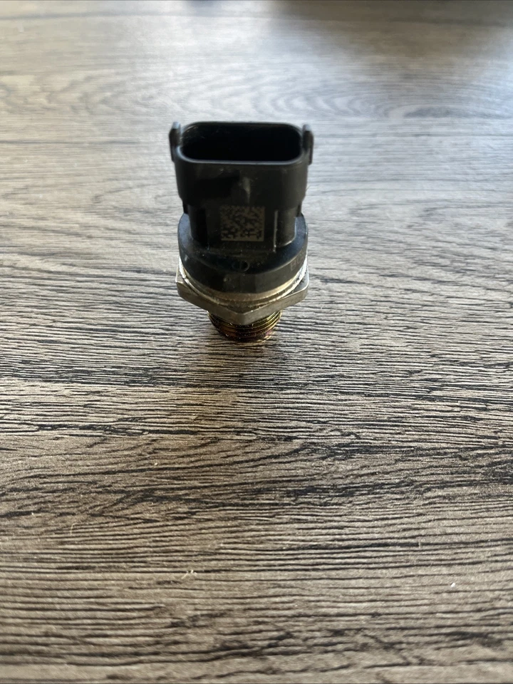 SENSORE ALTA PRESSIONE CARBURANTE ALFA FIAT IVECO LANCIA OPEL COD. 0281002903 - Immagine 2 di 4