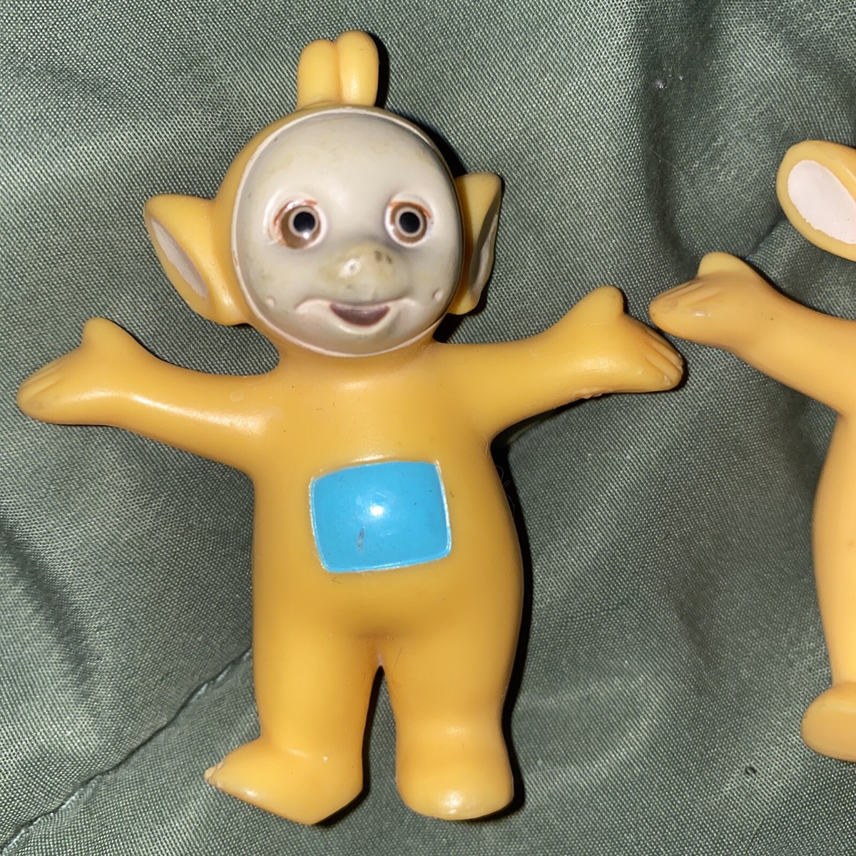 えるぴぴ Vintage Teletubbies Laa-Laa Yellow Teletubby PVC Figure 1998