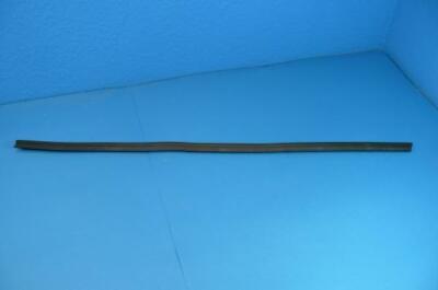 Fensterschachtabdichtung aussen vorne LINKS BMW 3er 2trg / Cabrio NICHT 4trg/Tou