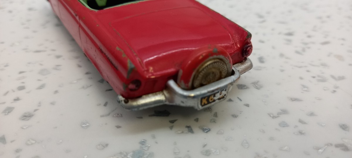 Dalia Solido Ford Thunderbird USA No Dinky No Corgi No Norev