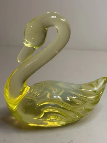 Fenton Glossy Yellow Topaz Opalescent Swan Figurine