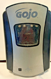 GOJO LTX-12 TOUCH-FREE HAND SOAP DISPENSER CHROME/BLK BATTERY OPERATED