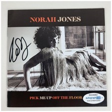 Norah Jones Signed Pick Me Up Off The Floor Cd Cvr LP Album ACOA