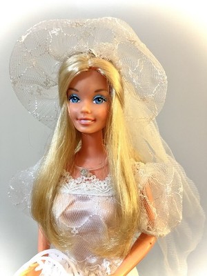 Gorgeous Vintage 1977 Beautiful Bride SuperStar Barbie Doll