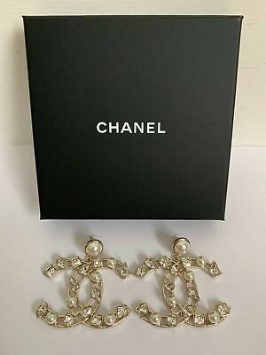 NWT Chanel RUNWAY XL CC Logo Pearl Crystal Gold Tone Large