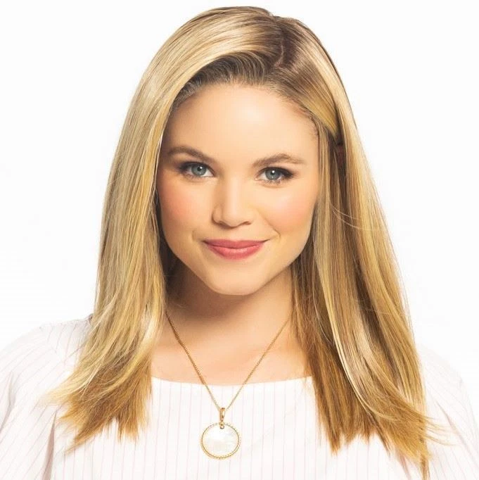 Picture Perfect | Pelucas Tressallure | Monotop frontal de encaje Foto 2 de 4