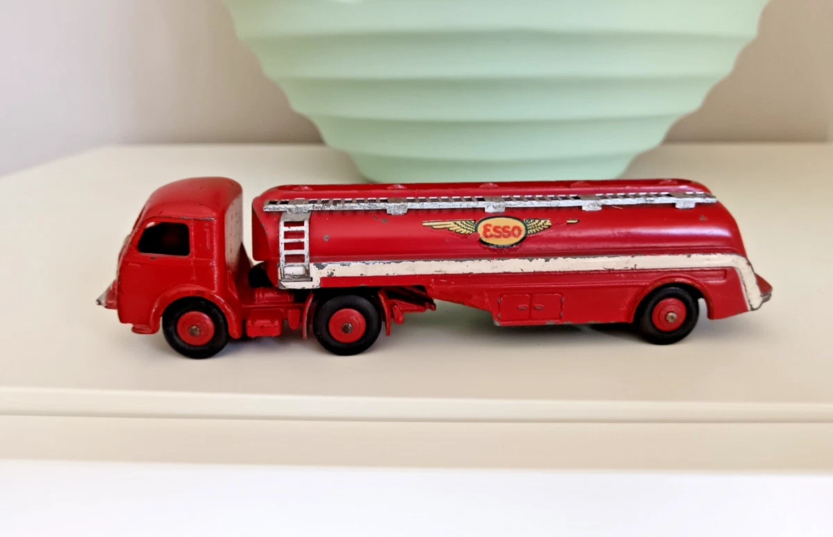 Dinky Toys Panhard Esso – 1/43ème – Jouet Ancien (occasion)