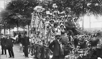 Beauvais Flower-Decked Float Of Flowers And Education Feast 1905 Old Photo