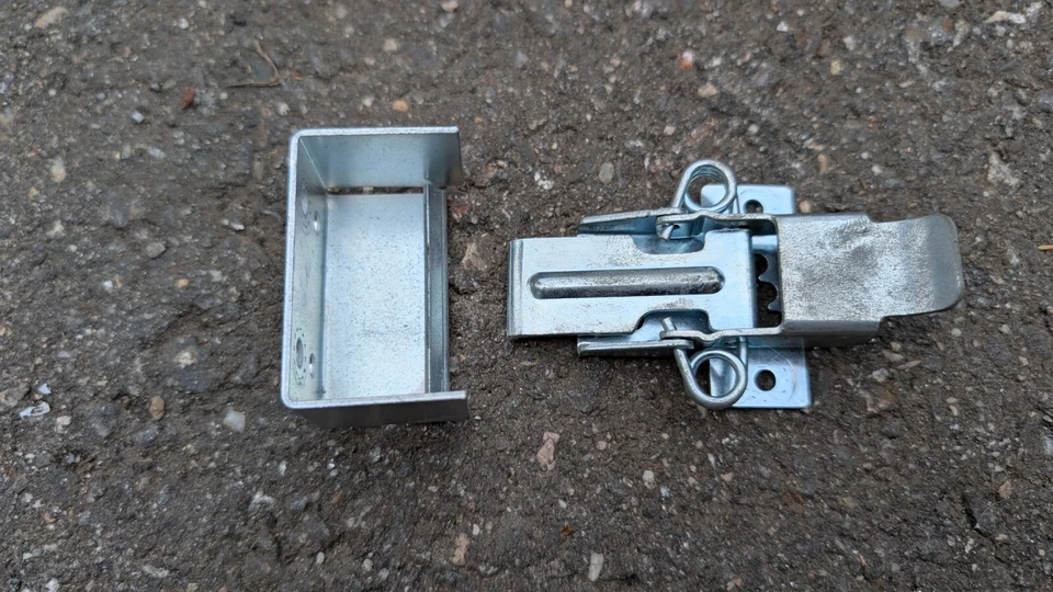 Midway Arcade Mortal Kombat  Blitz NBA Revolution X  Control Pane Latching  Kit - Image 2 of 2