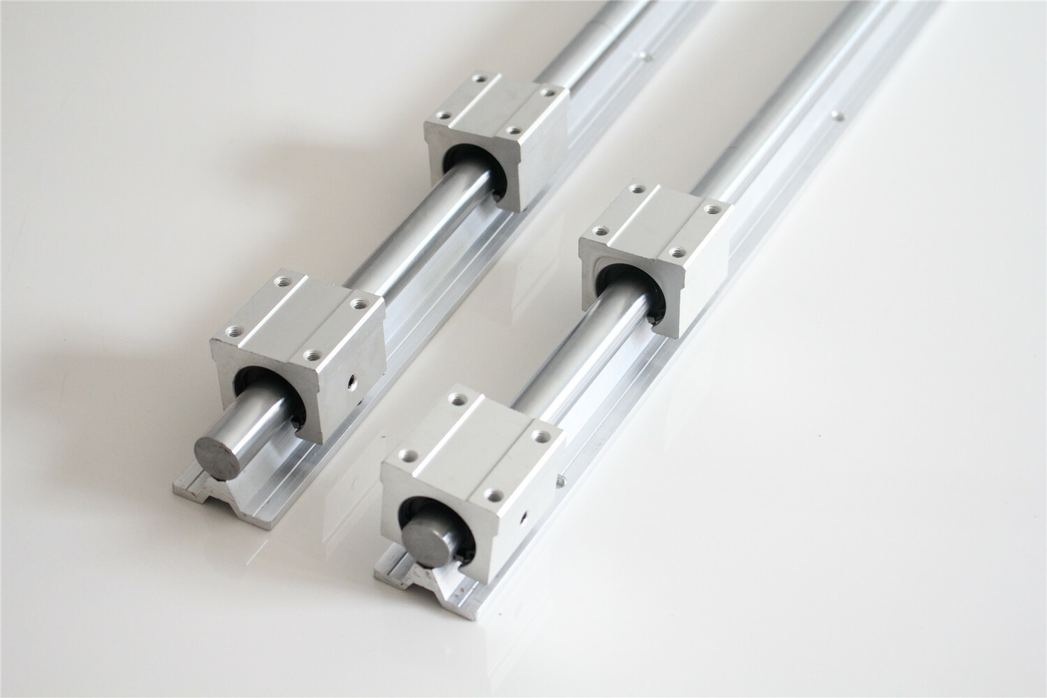 SBR16 Linearschiene 1500mm – 2 Stück + 4 Lagerblöcke, Für Fräsen & Drehbänke