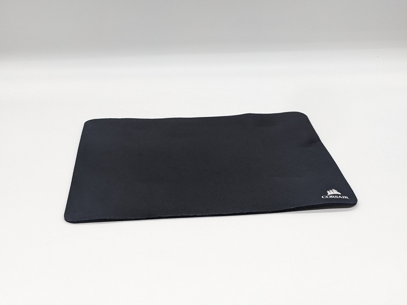 Corsair MM100 Cloth Gaming Mouse Pad Medium 320x270mmx3mm