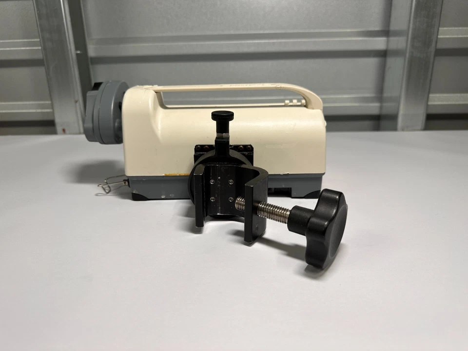 Smiths Medfusion 3500 Infusion Pump v5.0.0 w/ Pole Clamp and PharmaGaurd - Image 3 of 4