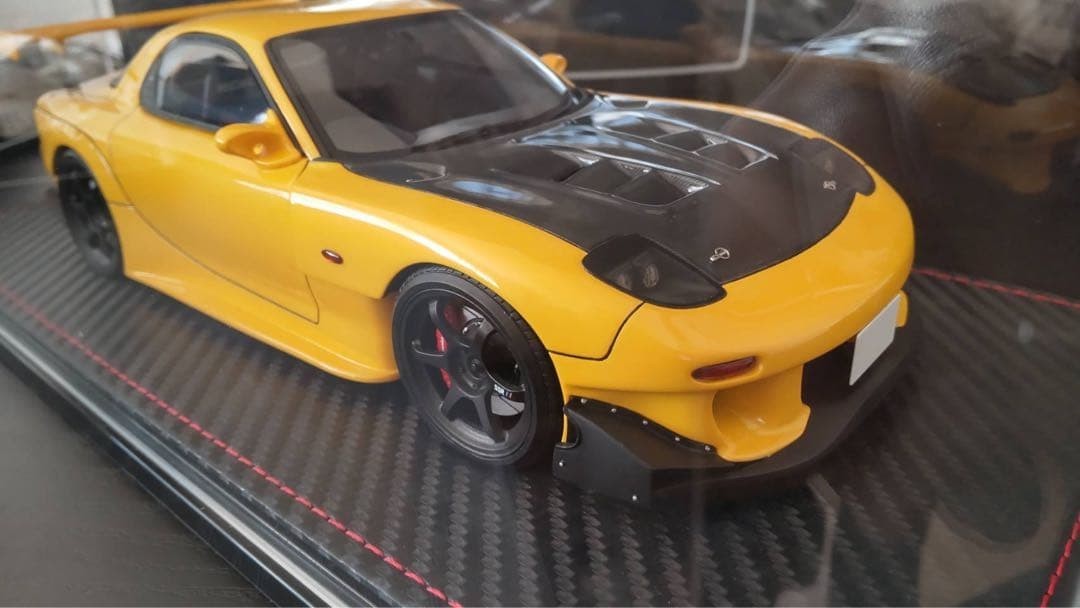 Ignition Model 2873 1/18 INITIAL D Mazda RX-7 (FD3S) With Mr