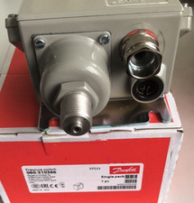 1PCS New DANFOSS KPS33 060-310366 Pressure switch In Box*