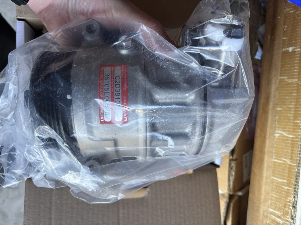 C2D38105E Foto 2 de 2