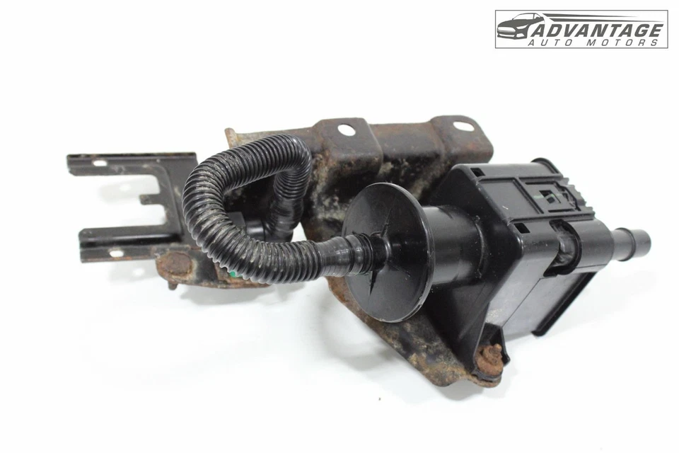 2013-2024 TOYOTA TACOMA FUEL EMISSION SYSTEM LEAK DETECTION PUMP & HOSE OEM - Image 2 of 4