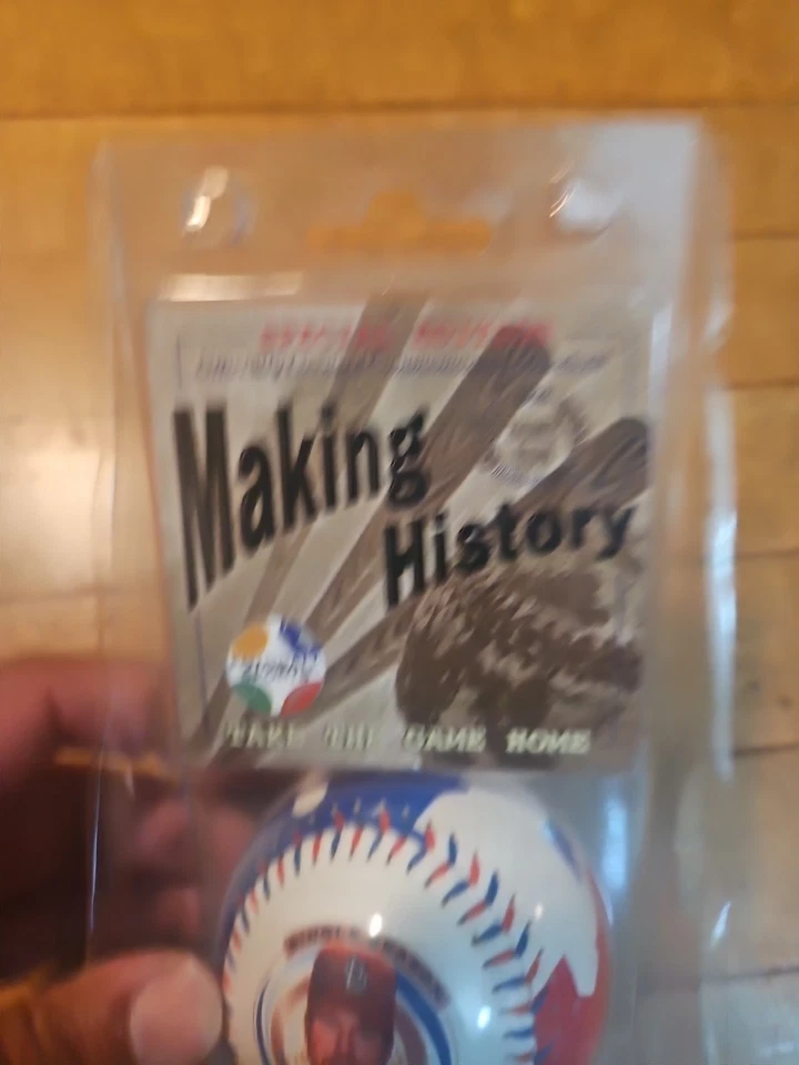 Pelota de registro de jonrón de una sola temporada Mark Mcgwire bola de fotos sellada Foto 3 de 4