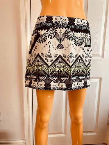 Topshop cremefarbenschwarz strukturiert A-Linie bedruckter kurzer Rock UVP 52 UK10 EU38 Neu mit Etikett