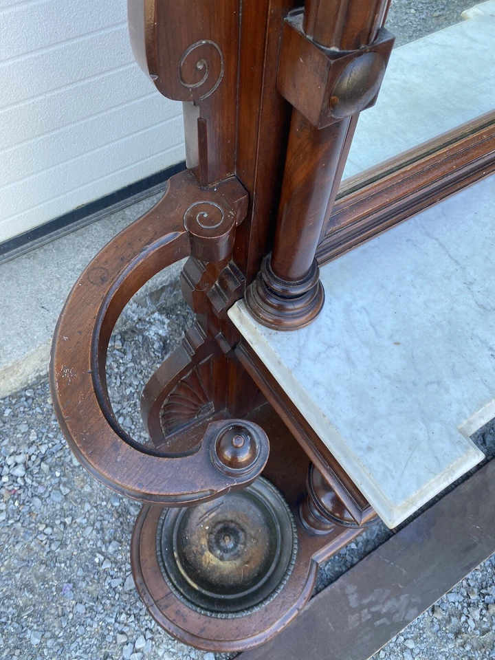 ÁRBOL DE SALÓN SUPERIOR DE MÁRMOL NOGAL RENACENTISTA Foto 3 de 4