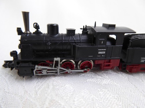 Eisenbahn Arnold Dampflok mit Tender 2223/896009 Vitrinen Stück Fährt  Neuwertig | Zustand: Neu