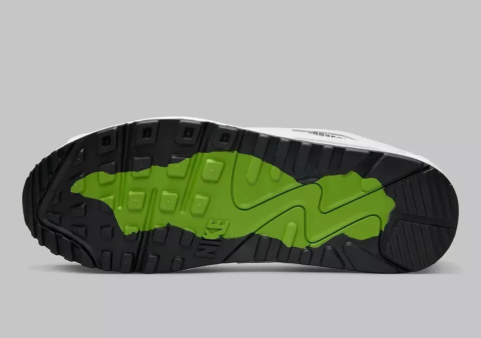 NEW Air Max 90 GTX Men's Size 12 Photon Dust/Summit White DJ9779