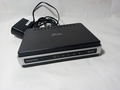 D-Link DES-1105 5-Port 10/100 Network Switch