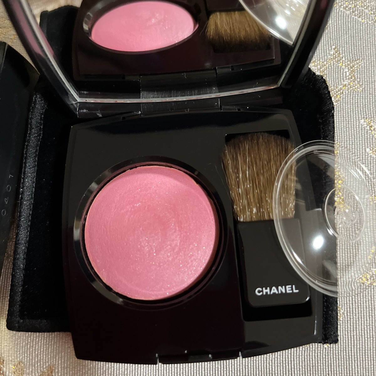 CHANEL Joues Contraste Powder Blush 64 Pink Explosion 4g for sale