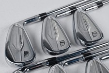 Ferri da stiro Wilson Staff modello 2024 CB / 5-PW / aste flessibili regolari KBS Tour Lite