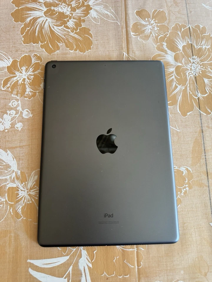Apple iPad (7th generation) · 32GB · Wi-Fi, Foto 2 von 2