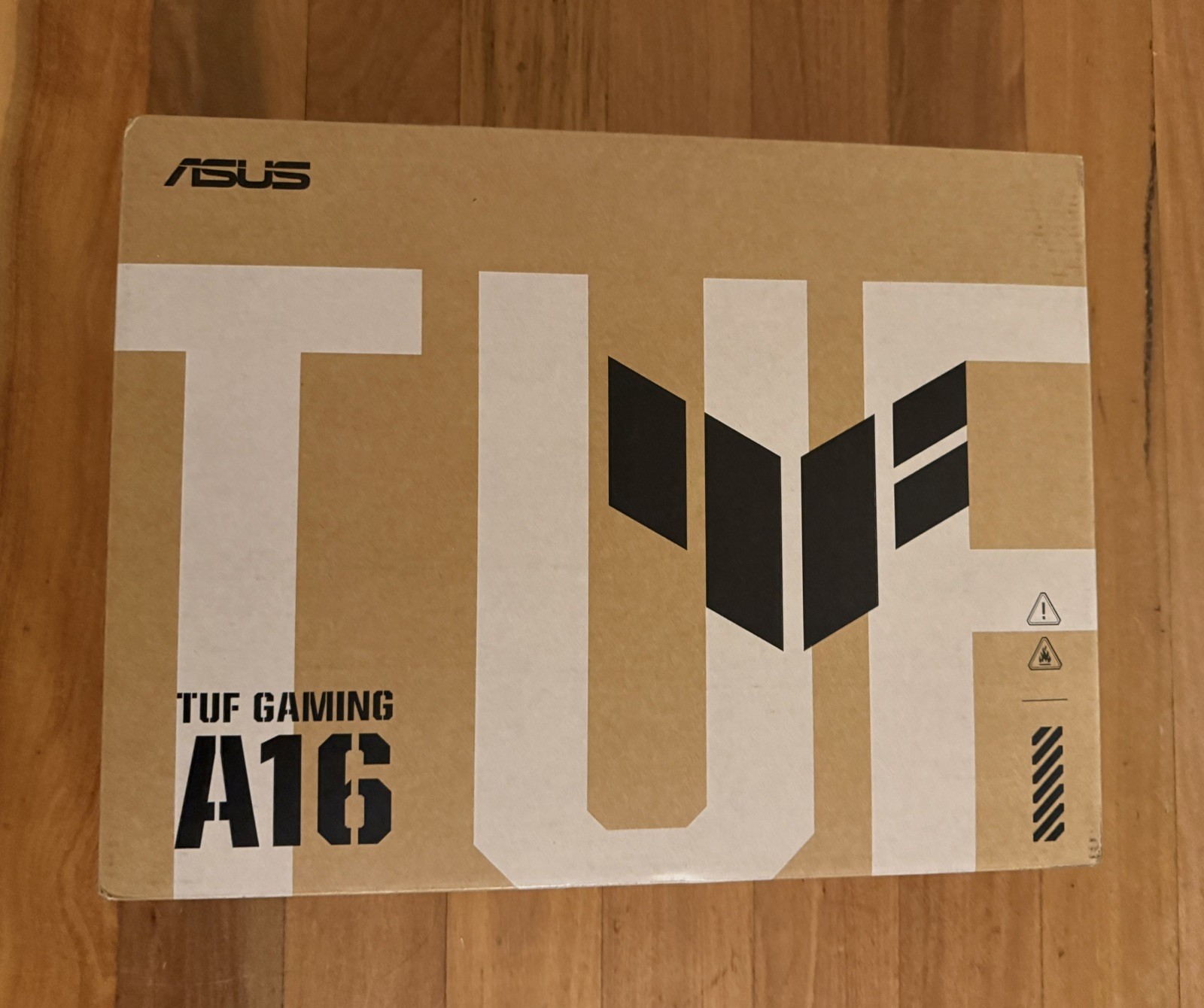 Asus TUF Gaming A16, NVIDIA GeForce RTX 5060, Ryzen 9 8940HX, 32GB RAM, 1TB NVMe