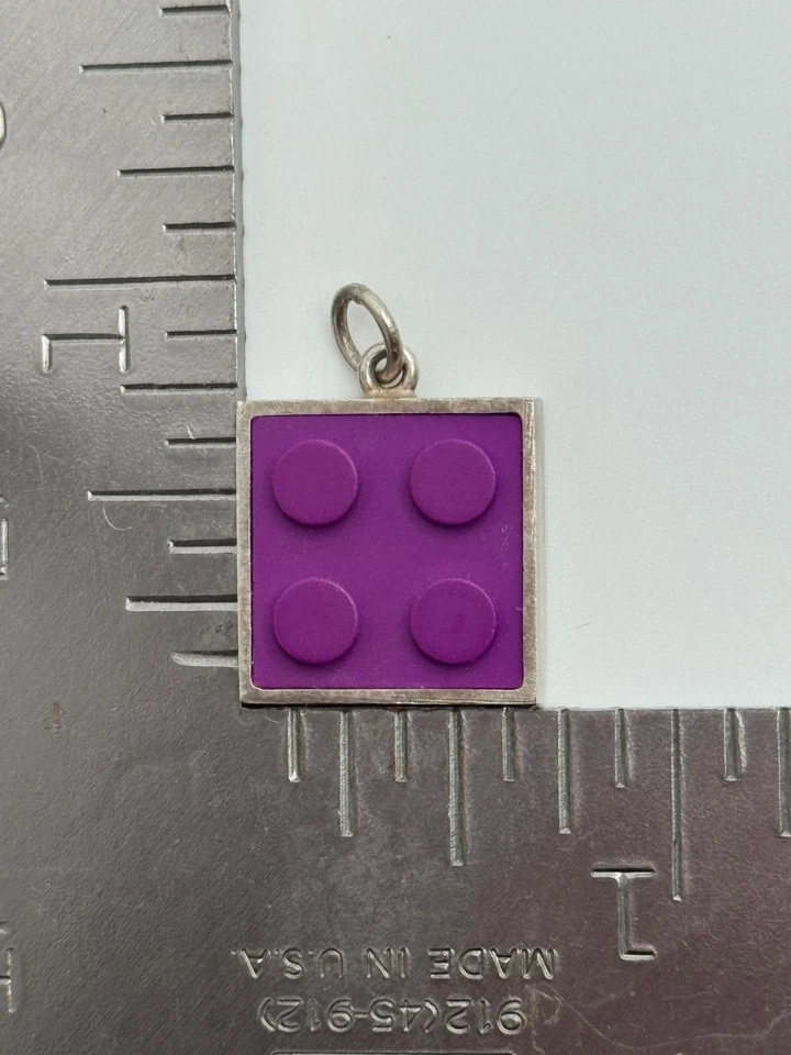 Colgante de plata esterlina arte Lego Jacqueline Sánchez "Forever Young" Foto 2 de 4