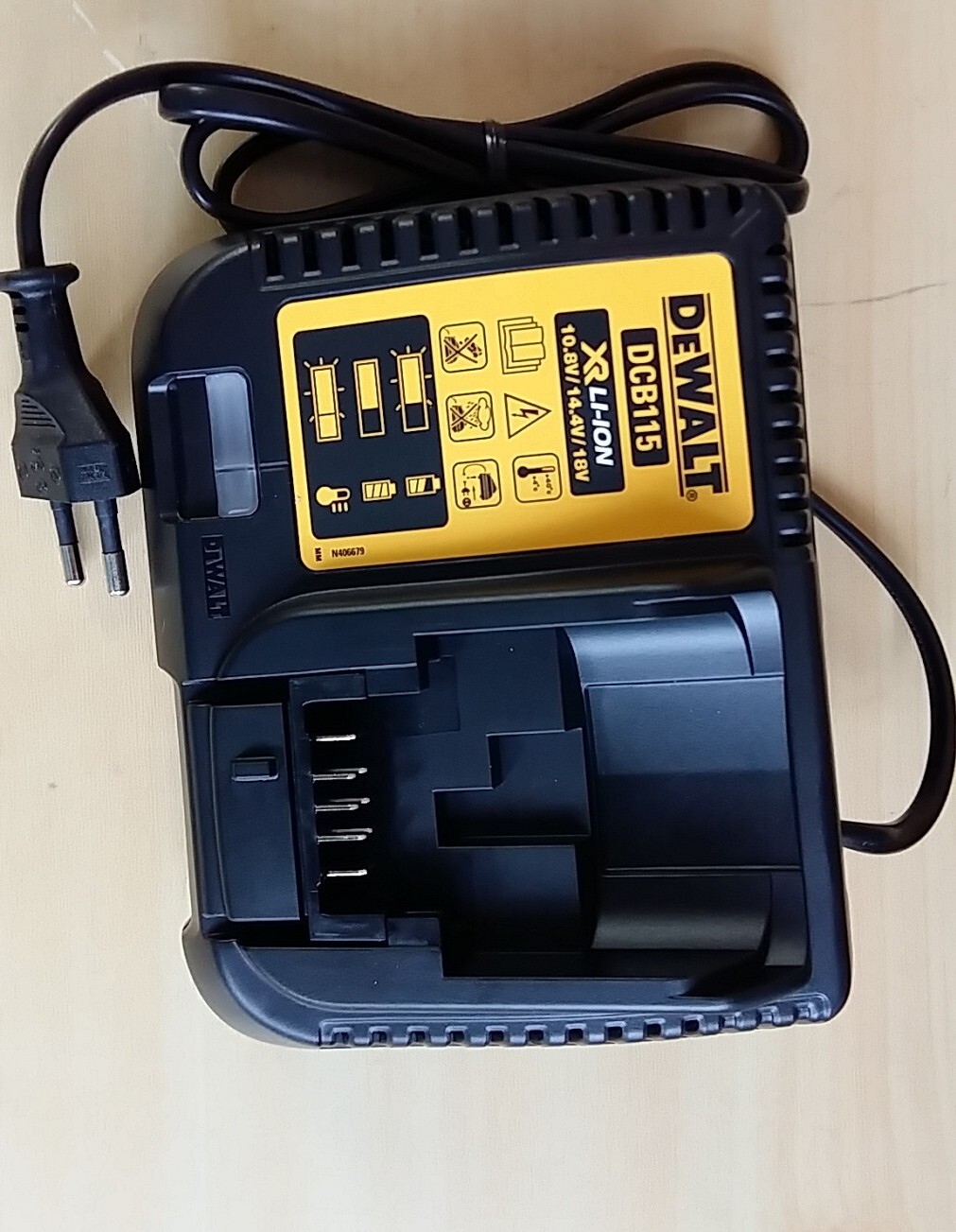 DEWALT Dcb115qw 20v Max Liion Battery Charger Europe Plug for sale