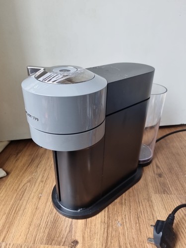 Nespresso by Magimix Vertuo M700 Next Pod Kaffeemaschine (nicht sicher ob funktioniert)