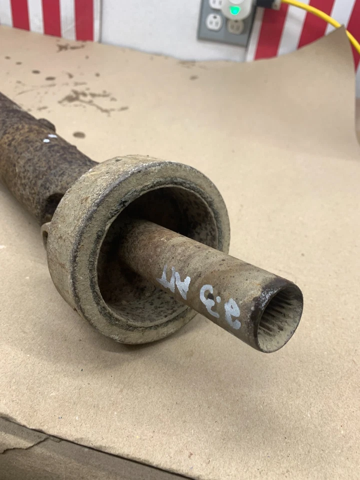 Ford Mustang 1993 eje de transmisión original 1979 Foxbody 79-93 2,3 L automático AOD Mustang Foto 2 de 4