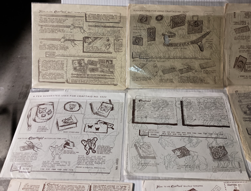 GREAT LOT 23 NOS VINTAGE CRAFTAID LEATHER TEMPLATES PLASTIC 1953-78 BILLFOLD - Picture 9 of 23
