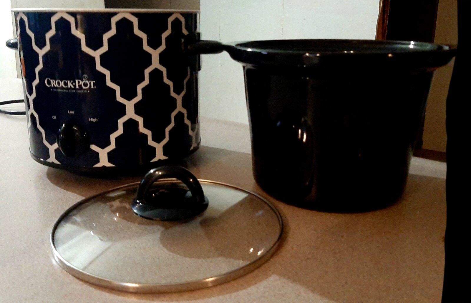 Crock Pot Sunbeam 3.5 Qt 14 Cups Slow Cooker SCR400BLTWM1 White