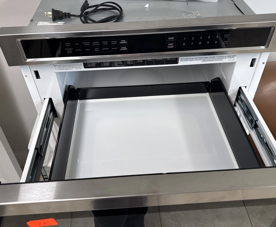 Cajón de calentamiento Monogram Minimalist Series ZWL1126SRSS de 30 pulgadas Foto 3 de 4