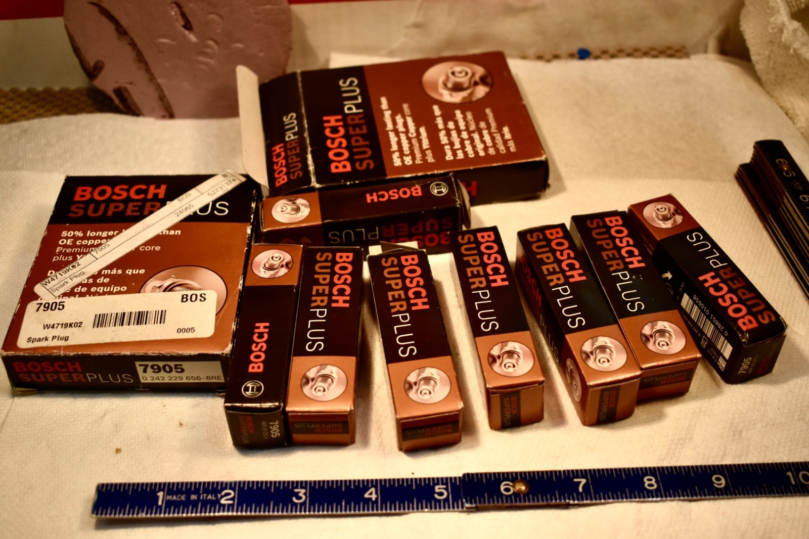 NOS Bosch 7905 WR8DC Spark Plugs Set of 8 -