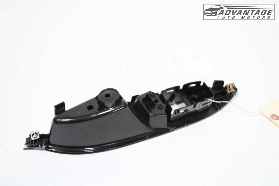 2017-2023 CHEVROLET MALIBU PORTA TRASEIRA ESQUERDA JANELA INTERRUPTOR MOLDURA ACABAMENTO FABRICANTE DE EQUIPAMENTO ORIGINAL - Imagem 4 de 4