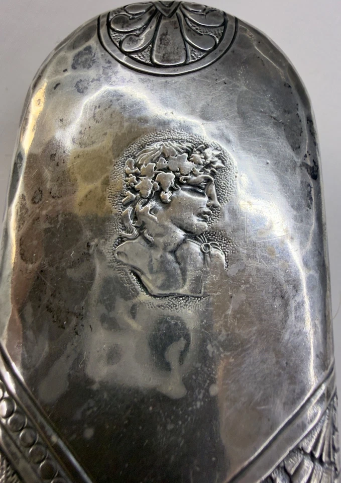 RARO George W. Shiebler Esterlina Art Nouveau Cepillo de Ropa Rostros Griegos Romanos  Foto 3 de 4