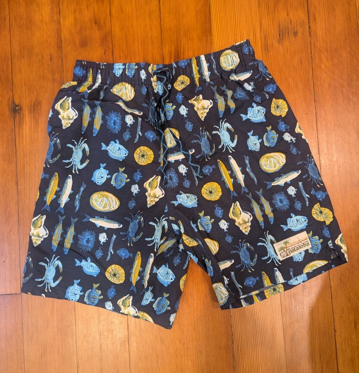 Patagonia Pataloha Fish Crab Volley Shorts Baggies XS XSmall
Opens in a new window or tab