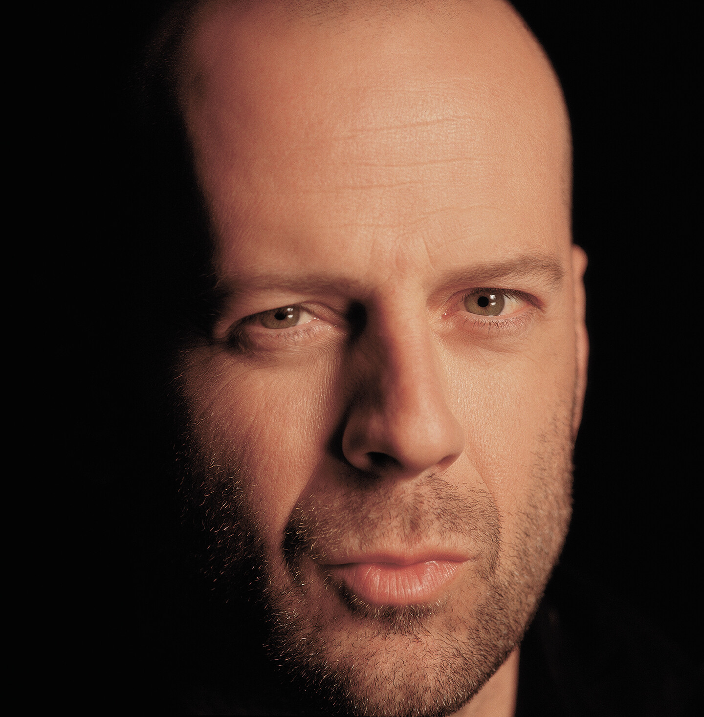 Bruce Willis Cover Photo 8x10 Picture Celebrity Print